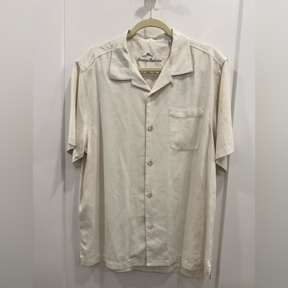 Tommy Bahama Men’s Continental Ivory Short Sleeve Silk Shirt Embroidered. Large